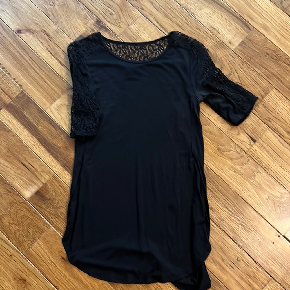 Black Old Navy shirt with lace